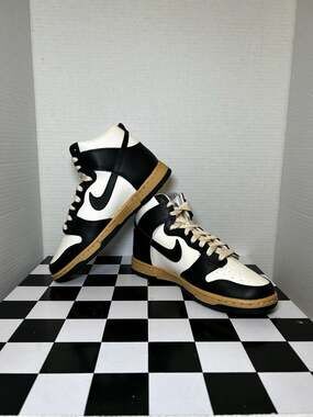 Nike Wmns Dunk High SE 'Vintage Panda' DZ4732-133